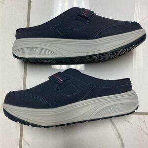 Easy Spirit Platform Anti Gravity Women's lightweight Tennis Shoes with Velcro.